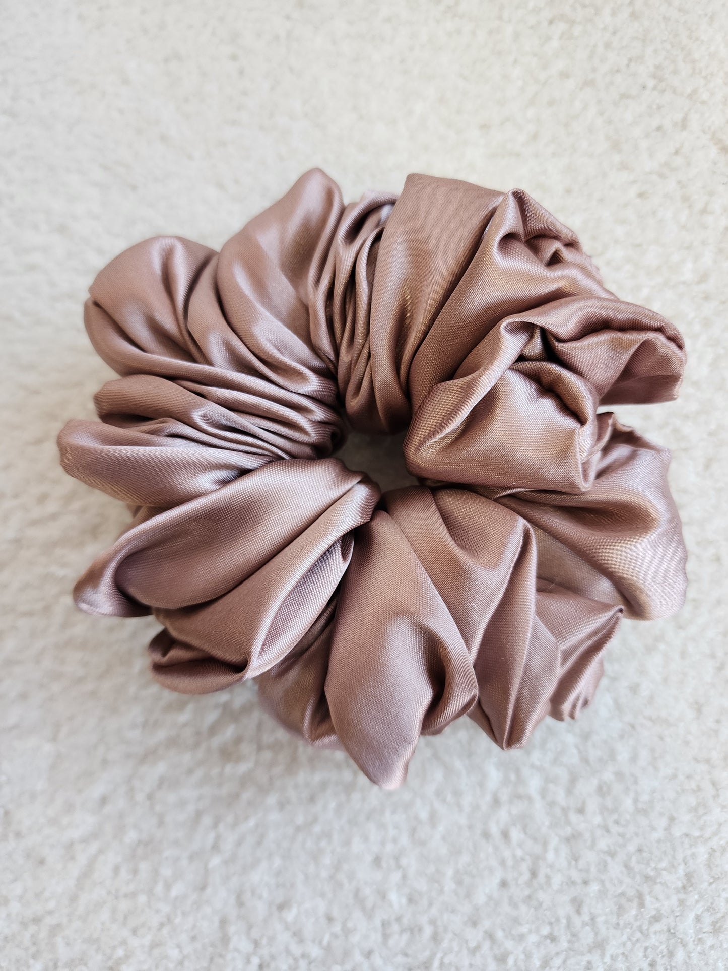 CAPPUCHINO SATIN SCRUNCHIE