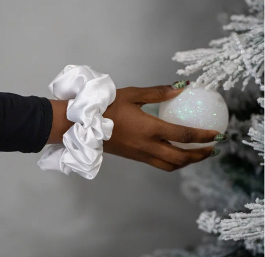 PEARL SATIN  SCRUNCHIE