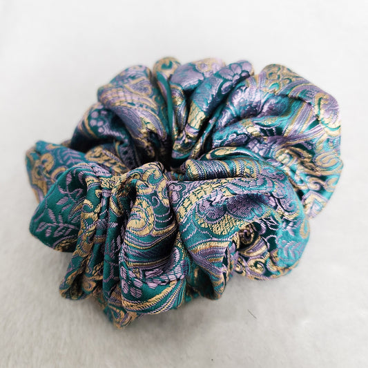 PRIYA SCRUNCHIE