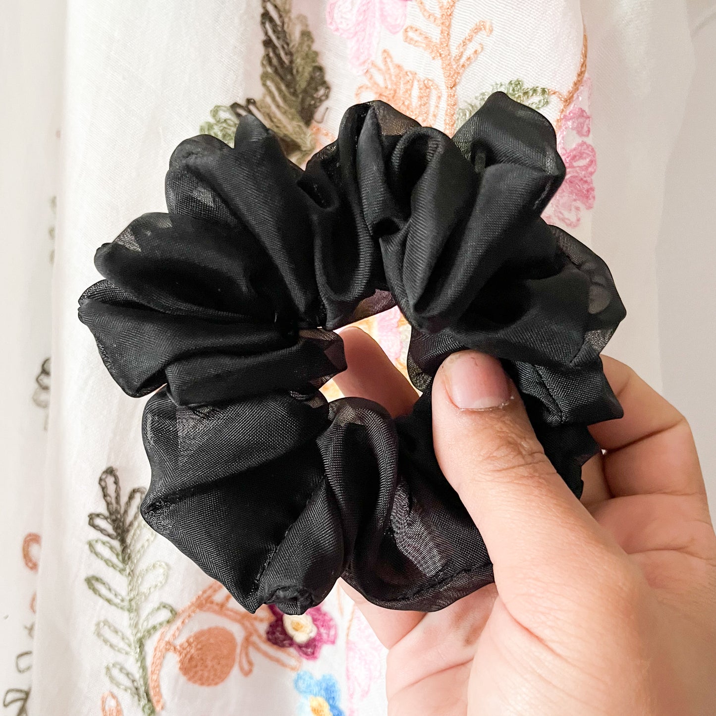 BLACK CHIFFON SCRUNCHIE