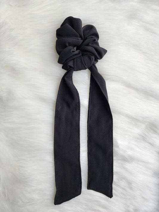 BLACK LINEN BOW SCRUNCHIE