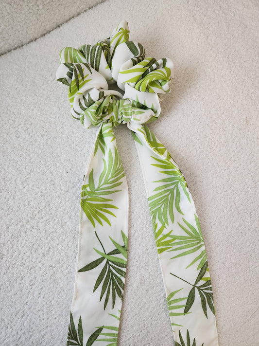 PALM LEAF BOW SCRUNCHIE